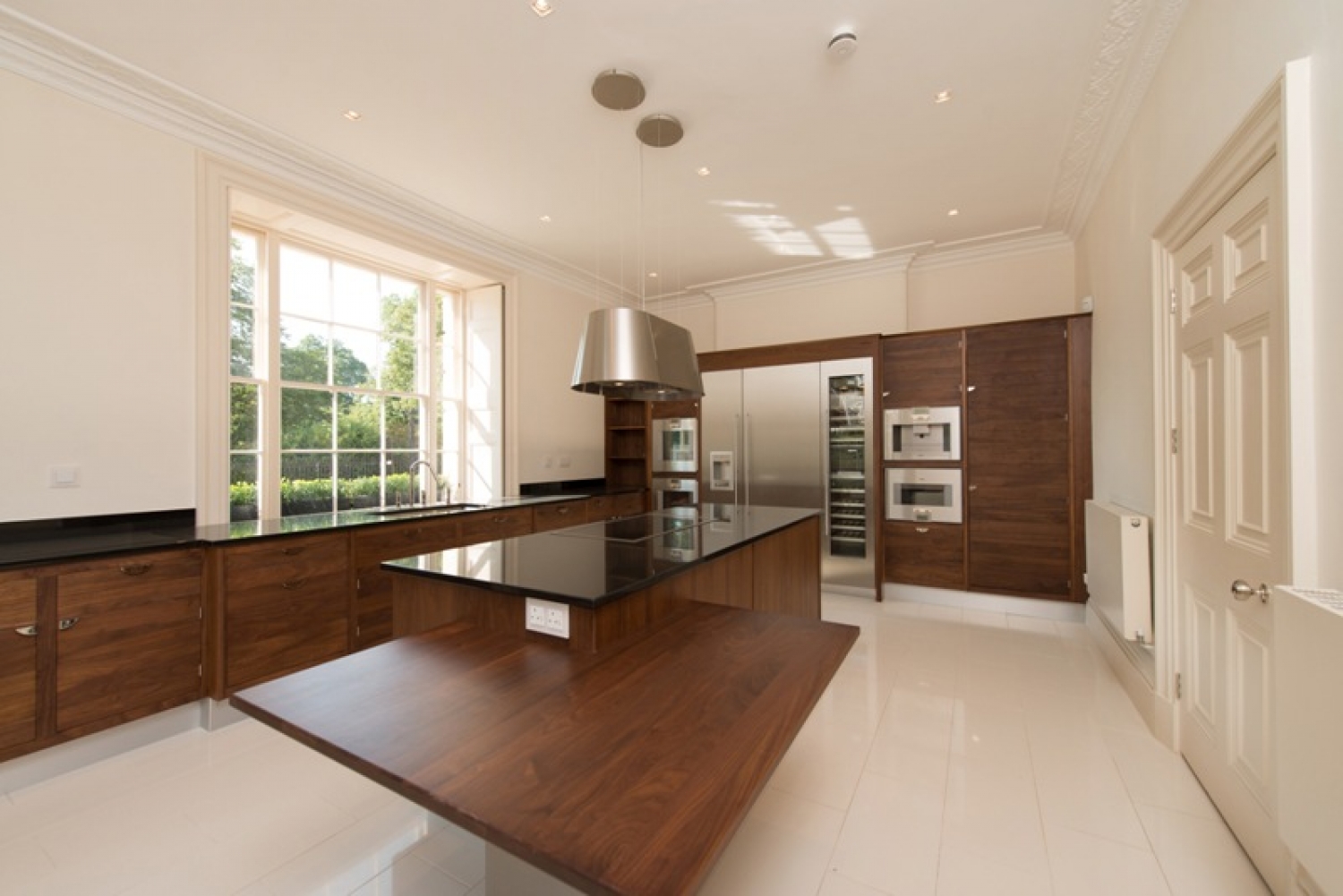 Renovation of 3 Houses, 13 Bathrooms and 3 kitchens with an array of Marble’s and Granite worktops. 
